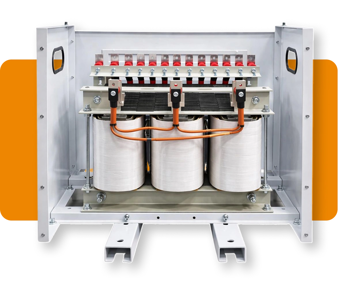 Vista interna de un transformador tipo seco de Melectra, mostrando el detalle de las bobinas de cobre y las conexiones de alta precisión para especificaciones técnicas.